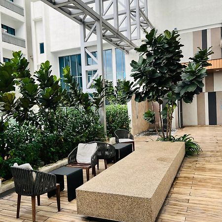 Colony Suites Klcc By Hibernate كوالالمبور المظهر الخارجي الصورة